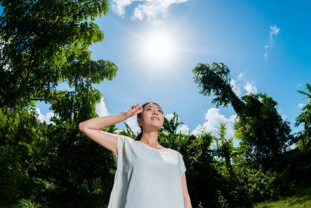 夏バテする女性